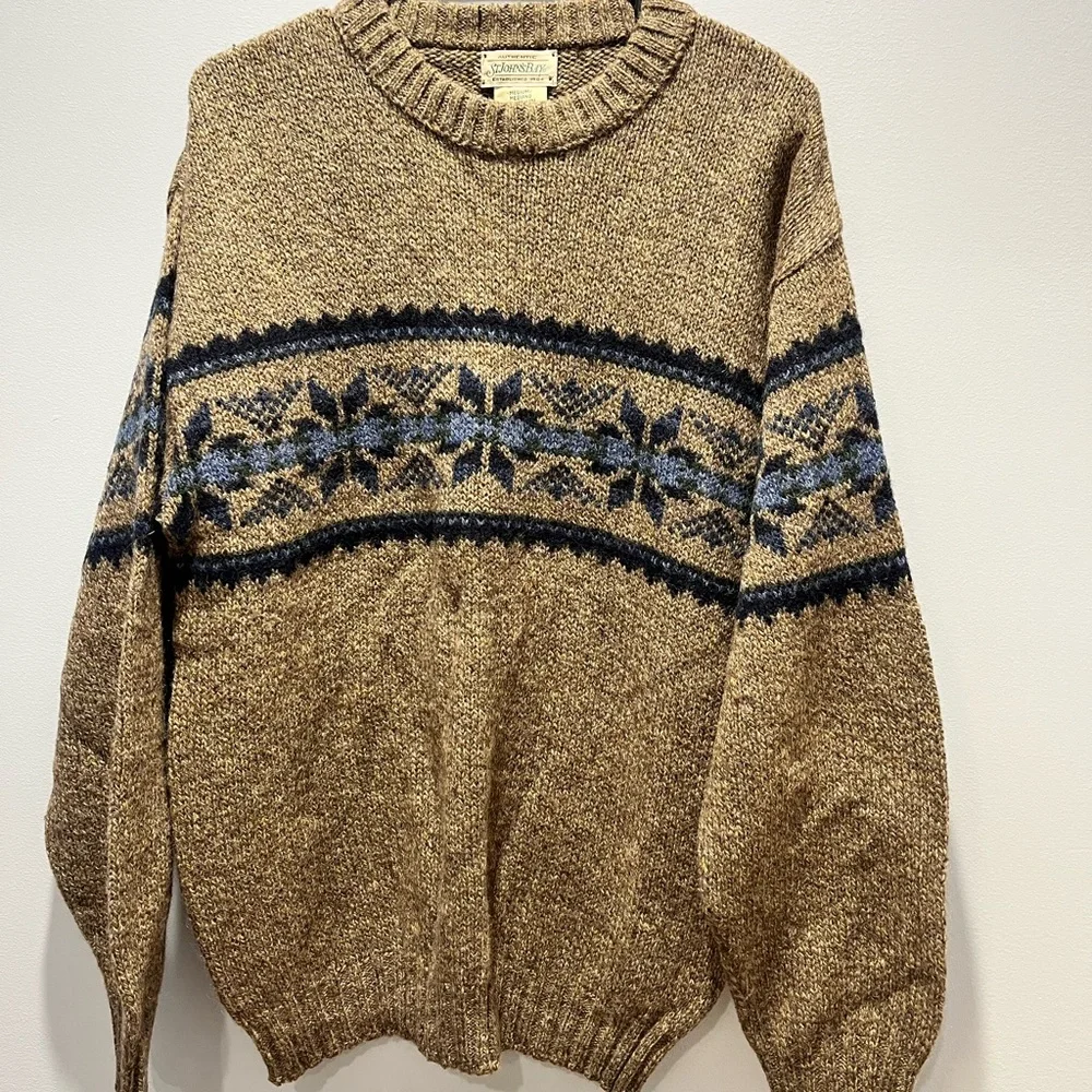 Men's Medium vintage St. John's Bay snowflake patterned wool blend sweater.‎